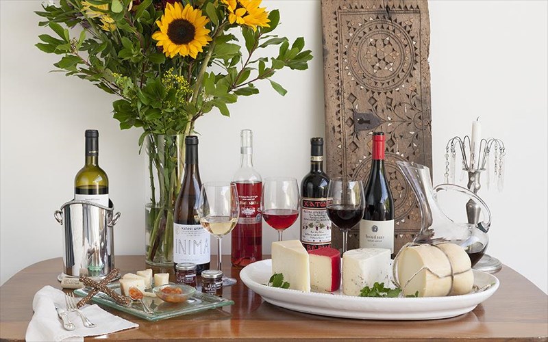 o-xeimonas-ksekina-me-oino-gastronomiki-apodrasi-sto-metsobo