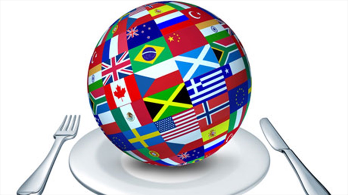 oi-kaluteres-geuseis-apo-olo-ton-kosmo-se-ena-menou