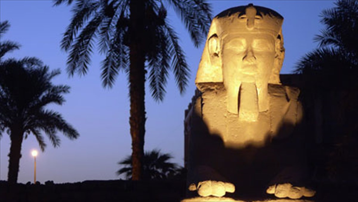 oi-suggrafeis-diabazoun-ta-erga-tous-stis-morfes-ekfrasis