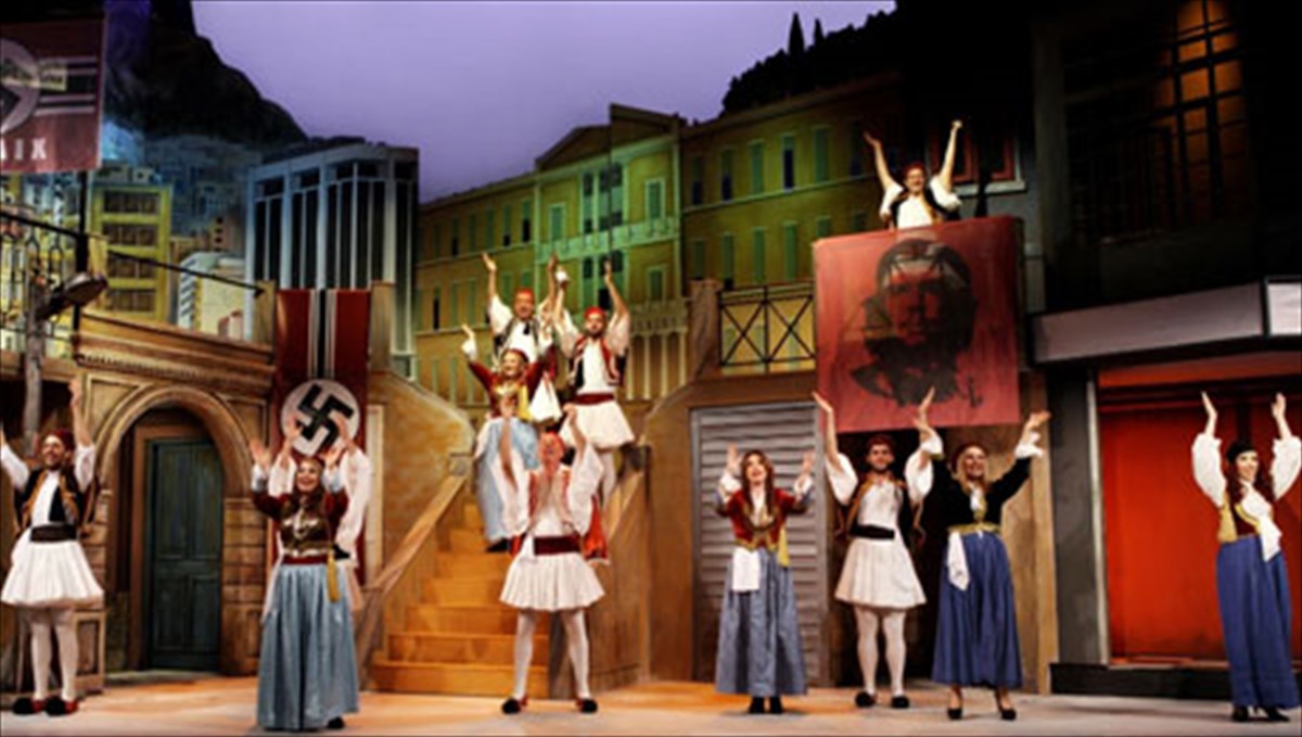 sunexizoun-akathektoi-oi-a-rigas-kai-d-apostolou