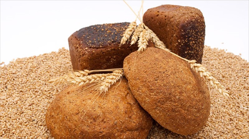 oi-anthropoi-ton-spilaion-etrogan-psomi