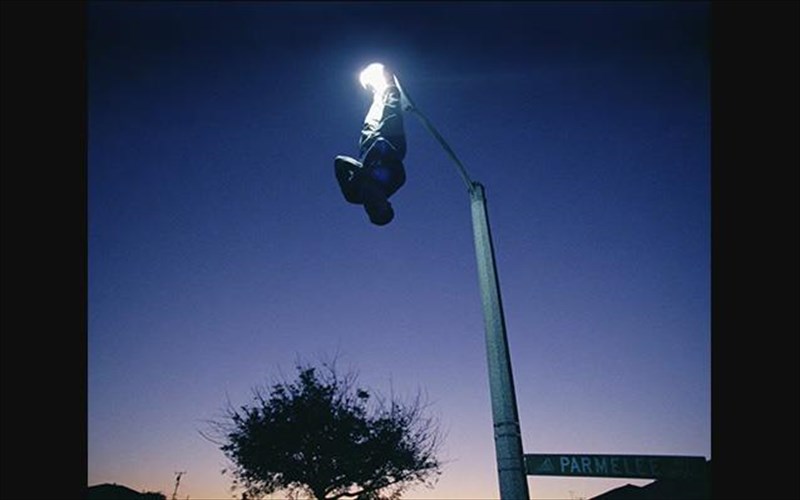 o-brabeumenos-eikastikos-skinothetiskahlil-Joseph-sti-gkaleri-berniereliades