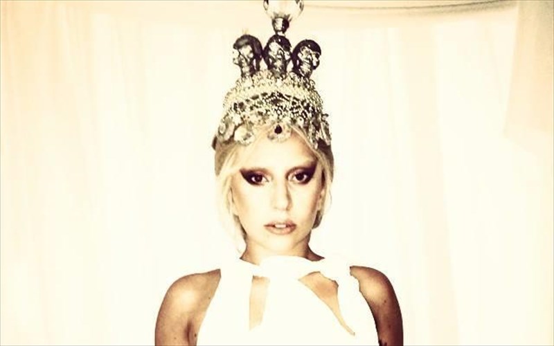 i-lady-gaga-sto-pleuro-ton-astegon-tis-lgbt-koinotitas