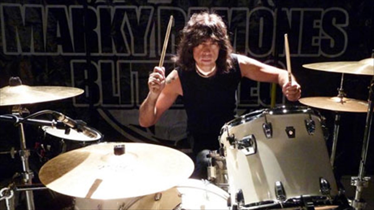 o-marky-anestise-tous-ramones-stin-athina