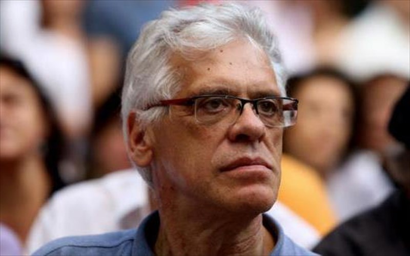 o-giannis-milios-sta-inia-tou-festibal-athinon-ki-epidaurou