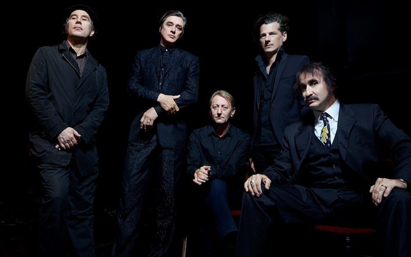 oi-einstürzende-neubauten-epistrefoun-stin-athina-gia-ena-monadiko-greatest-hits-show