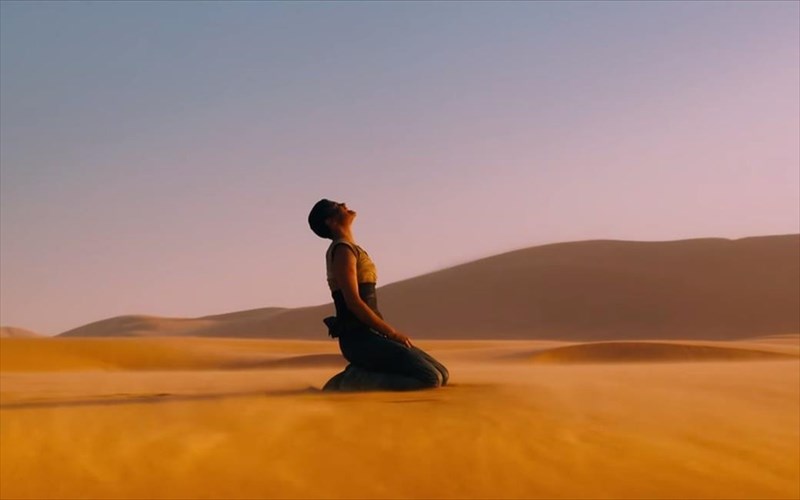 sugxrones-tainies-mprosta-apo-tin-epoxi-tous