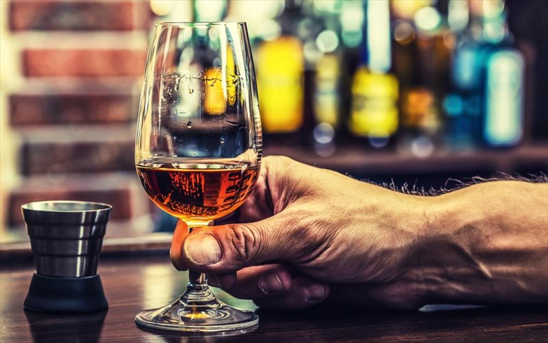 telika-kai-i-mikri-katanalosi-alkool-mporei-na-blapsei-tin-kardia-mikri-katanalosi-alkool-mporei-na-blapsei-tin-kardia