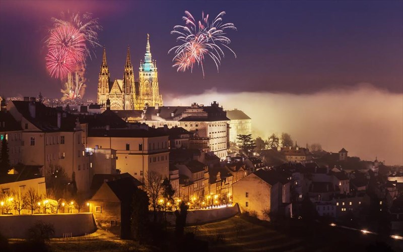 paramoni-protoxronias-se-olo-ton-kosmo-auta-ta-gnorizate