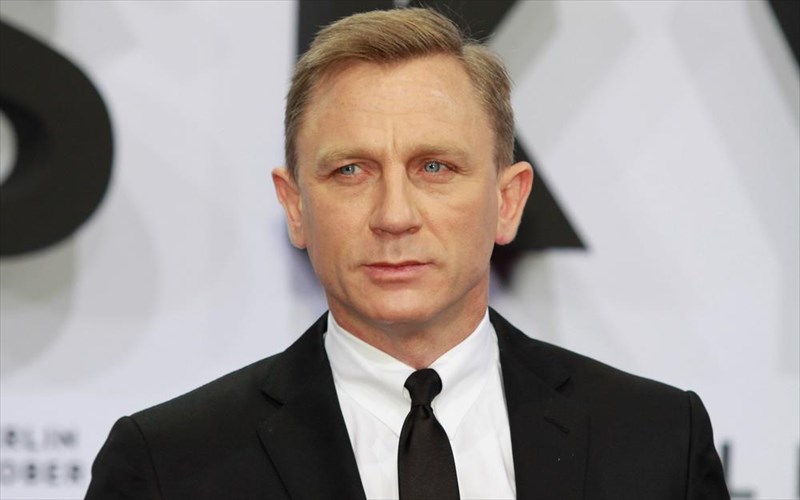 o-proin-James-bond-stirizei-daniel-craig