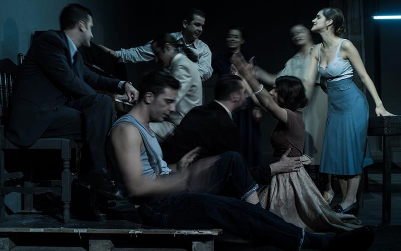 mnimosuno-ksana-gia-ti-stella-me-ta-kokkina-gantia-tou-dimitri-lalou