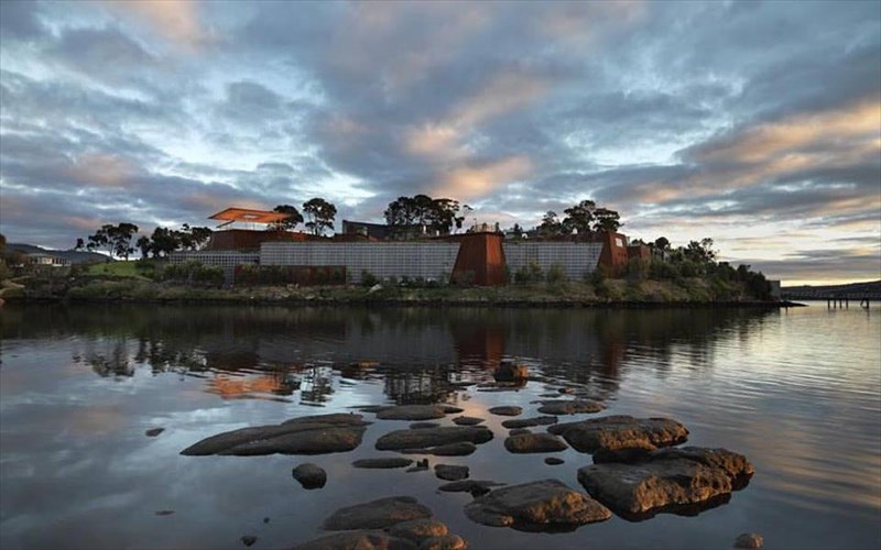 ta-deka-pio-idiaitera-mouseia-tou-kosmou