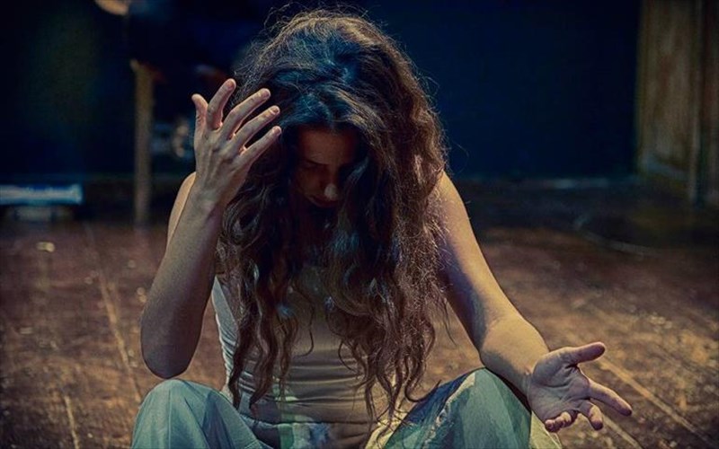 ksekinise-i-propolisi-gia-tin-athina-xatziesmer-eton-17-me-tin-iliana-mauromati-propolisi-gia-tin-athina-xatziesmer-eton-17-me-tin-iliana-mauromati