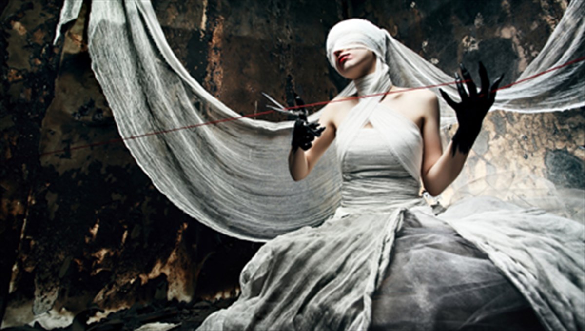 mia-deksiosi-meefialtikes-sunepeies