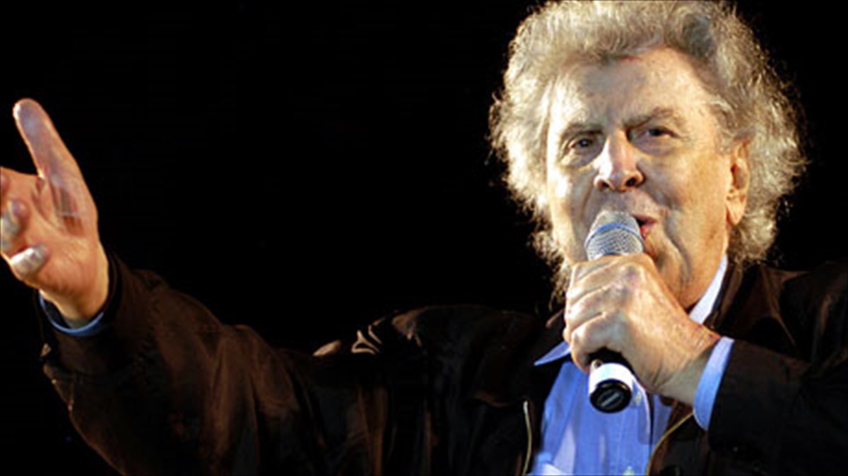 mousiko-afieroma-sto-sumfoniko-ergo-tou-miki-theodoraki