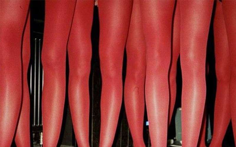 i-kokkinoskoufitsa-foraei-gobes