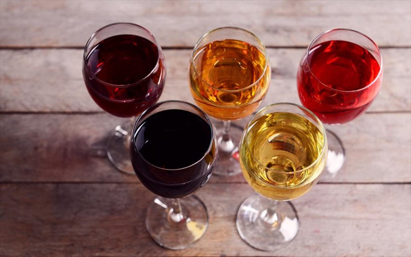 poies-problepetai-na-einai-oi-taseis-sto-krasi-mesa-sto-2017