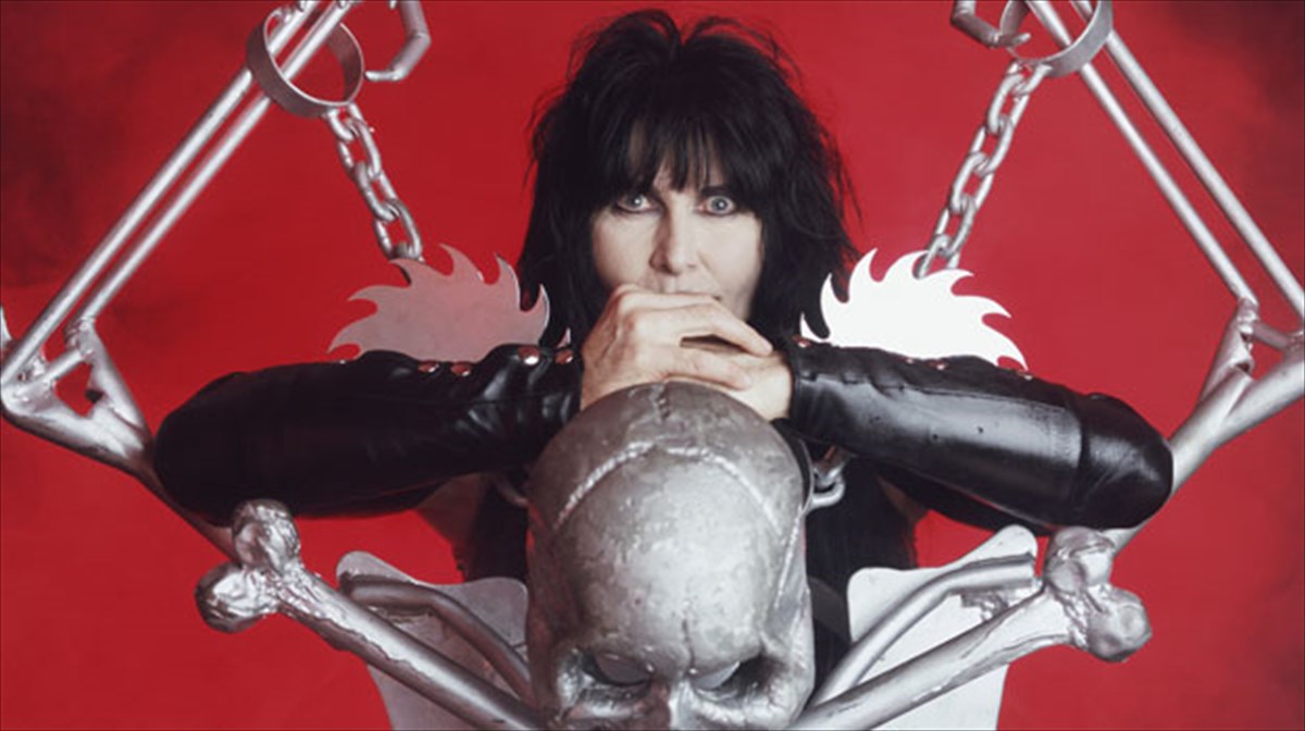 oi-wasp-epistrefoun-stin-ellada