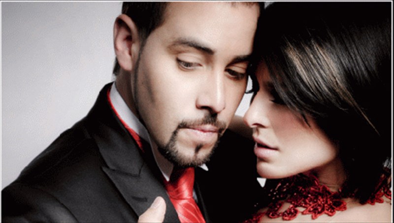 to-tangko-ton-aisthiseon-epistrefei-stin-athina