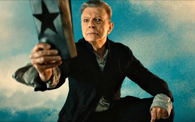 o-david-bowie-anazoogonise-tis-poliseis-binuliou