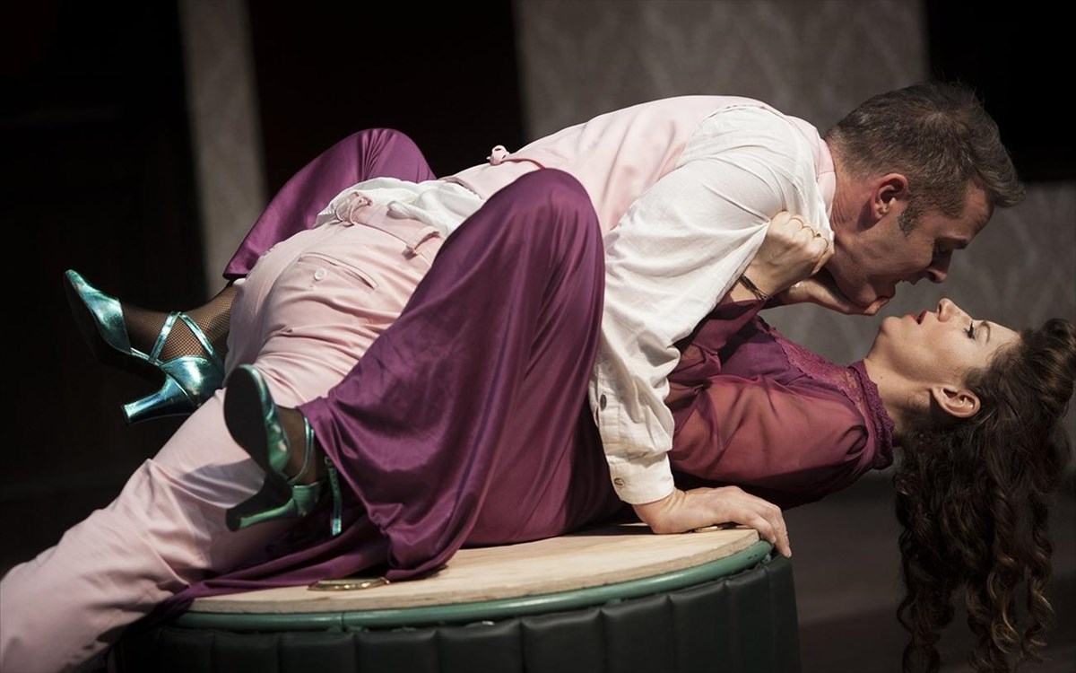 oi-treiseutuxismenoi-erxontai-sti-skini-tou-poreia--fotografies-apo-probes-fotografies-apo-probes