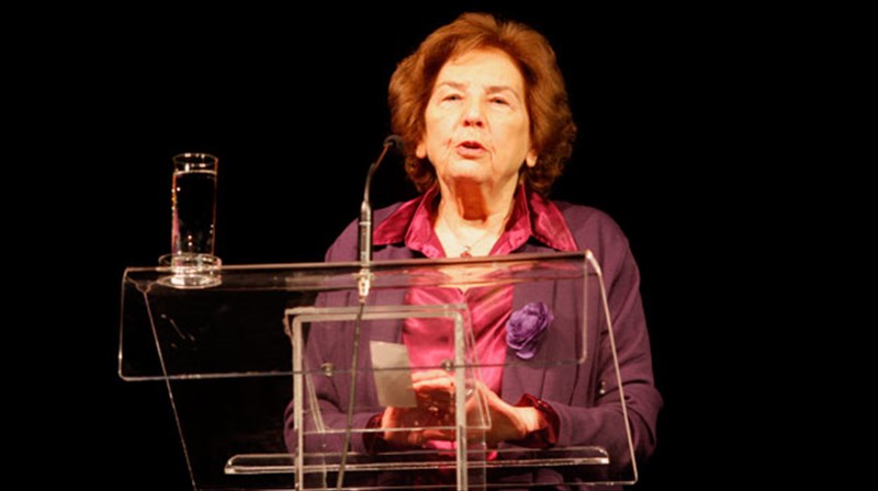 alki-zei-oi-stigmes-enos-sunarpastikou-biou