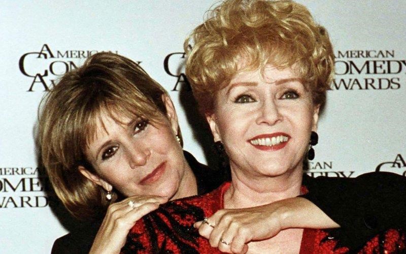 apokalufthikan-ta-aitia-thanatou-ton-carrie-fisher-kai-debbie-reynolds