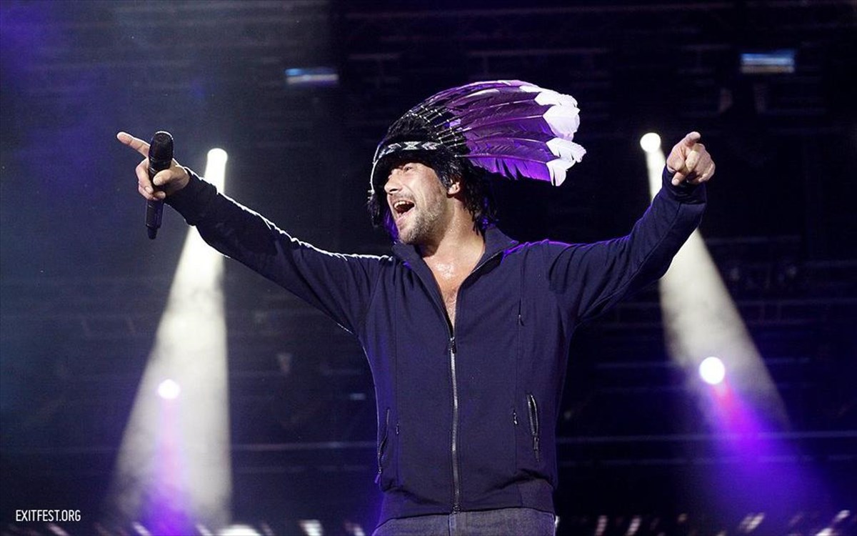 Jamiroquai-main-stage-exit2011