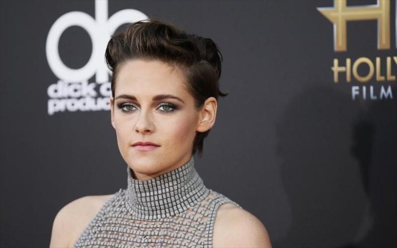 i-kristen-stewart-antidra-stis-emmones-tou-donald-trump