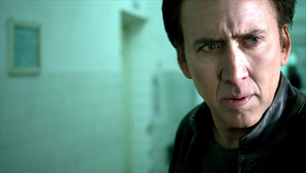 o-nikolas-keitz-me-skoteines-alla-komik-diatheseis