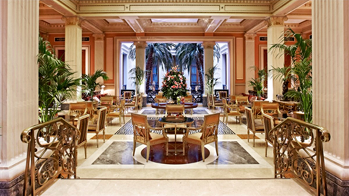 ekler-kai-liker-stin-anoiksiatiki-megali-bretannia