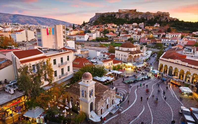 i-athina-anebainei-dunamika-stis-protimiseis-ton-taksidioton