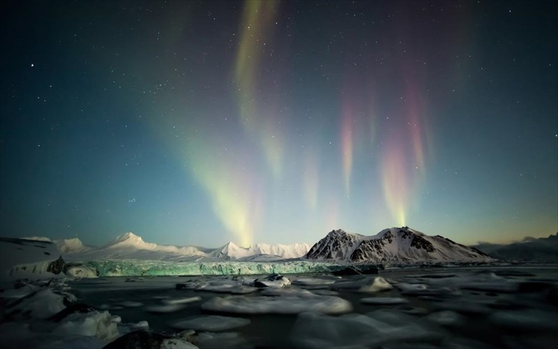 pos-einai-na-zei-kaneis-sto-svalbard-pou-den-exei-ksimerosei-edo-kai-tesseris-mines