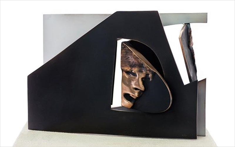 h-chili-art-gallery-parousiazei-brabeumena-erga-gluptikis