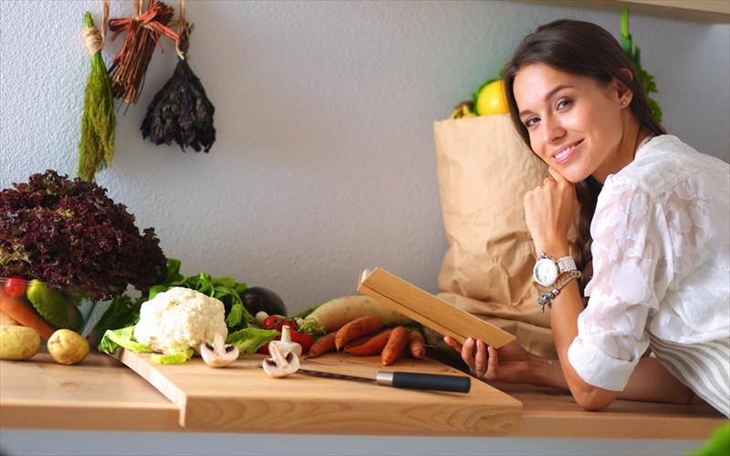 deka-eksupna-kolpa-pou-tha-sas-glitosoun-xrono-apo-tin-kouzina