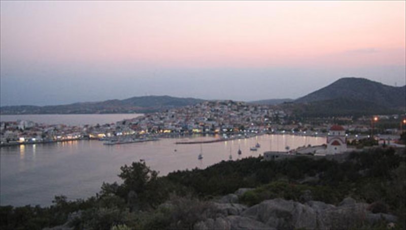 ermioni-ena-nisi-sti-steria-tis-peloponnisou