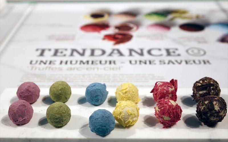 20-fotografies-boutigmenes-sti-sokolata-apo-to-salon-du-chocolat-stis-brukselles