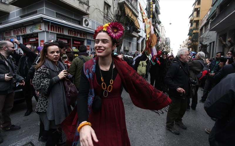 to-karnabali-opos-prepei-na-einai-sto-metaksourgeio-photos