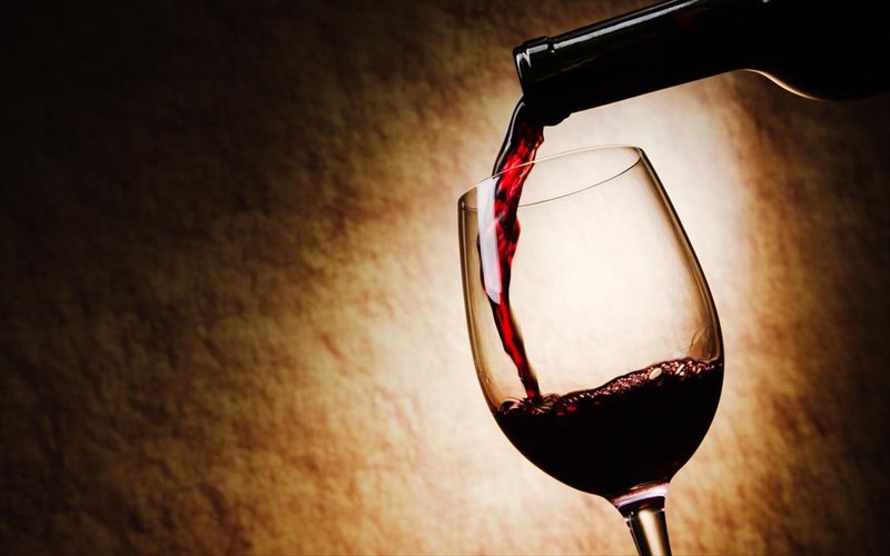 odi-sti-maurodafni-etoimazei-to-oinoscent