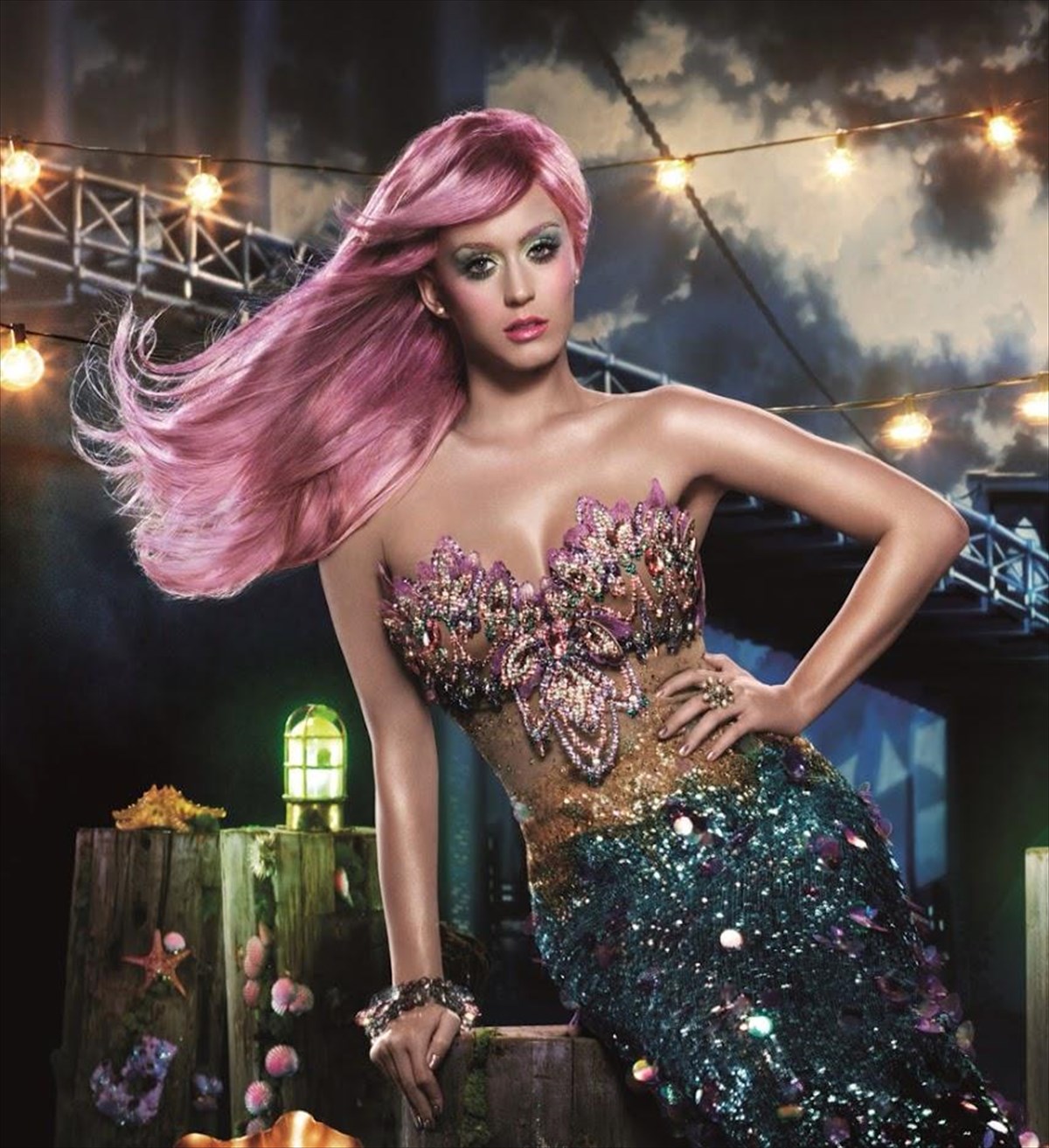 katy-perry-makigiaz-gia-gorgones