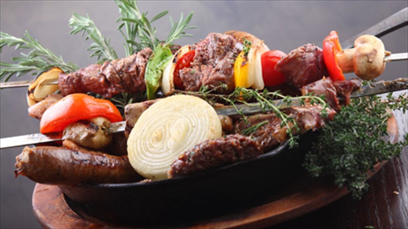 to-mparmpekiou-kai-oi-sunitheies-tou-ana-tin-ufilio