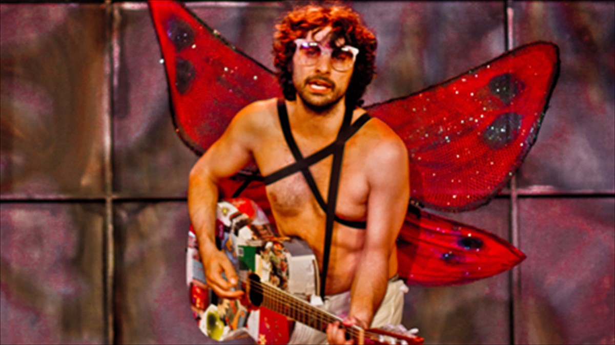 fotografies-kai-video-art-me-thema-to-fulo