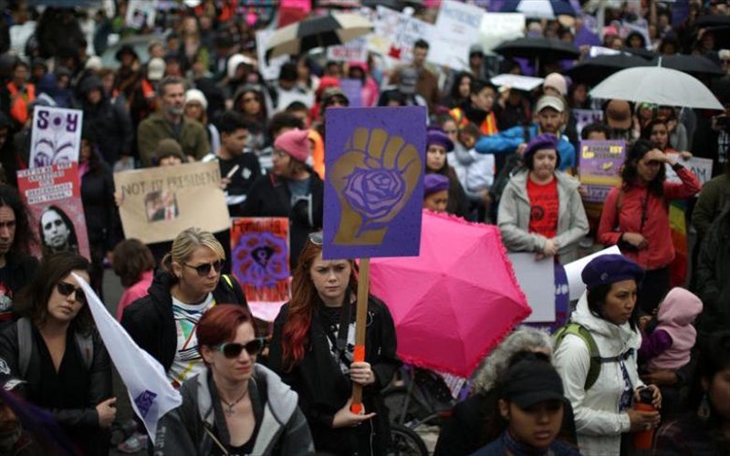 o-kosmos-tou-theamatos-tima-tin-pagkosmia-imera-tis-gunaikas