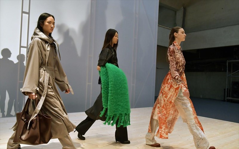 olokliri-i-ebdomada-modas-tou-parisiou-se-pente-taseis-ebdomada-modas-tou-parisiou-se-pente-taseis