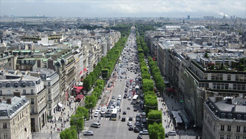 10-megales-kai-diasimes-leoforoi-tou-kosmou