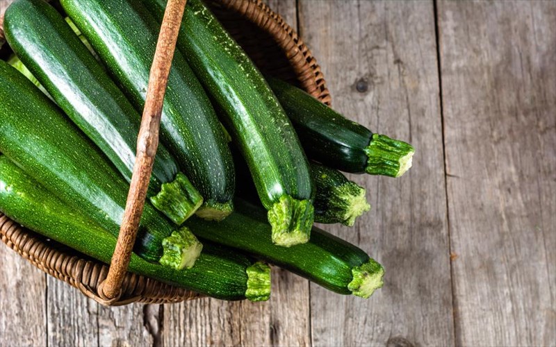 pente-logoi-gia-na-balete-to-kolokuthi-sti-diatrofi-sas