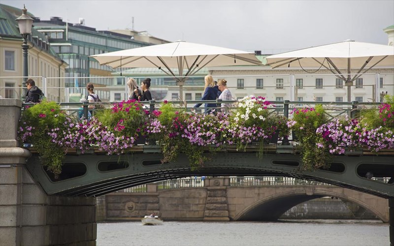 oi-pio-filikes-poleis-tou-kosmou-gia-koinonikous-taksidiotes