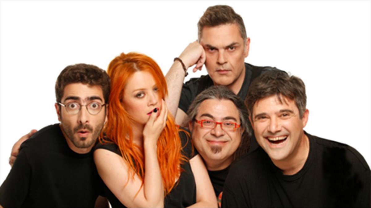 pantelos-jazzemenoi-sto-socialista