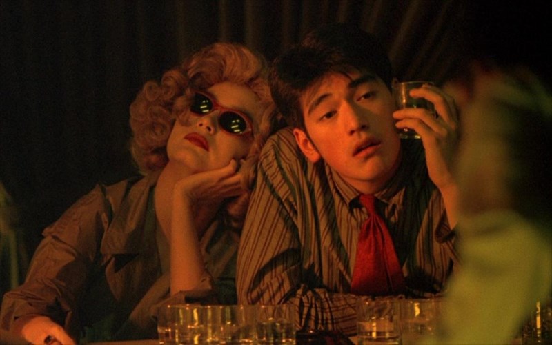 i-anoiksi-sto-sinema-chungking-express