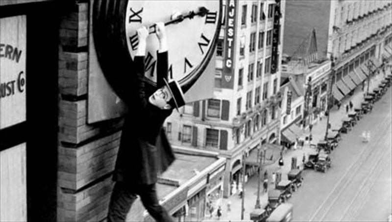 ripsokinduni-komodia-stin-pio-klasiki-skini-tou-sinema